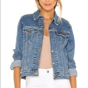✨ Levi’s Original Trucker Denim Jacket ✨